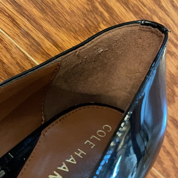 COLE HAAN BLACK PATENT LEATHER PEEP TOE HEELED PUMP. Size 6 - Picture 9 of 13